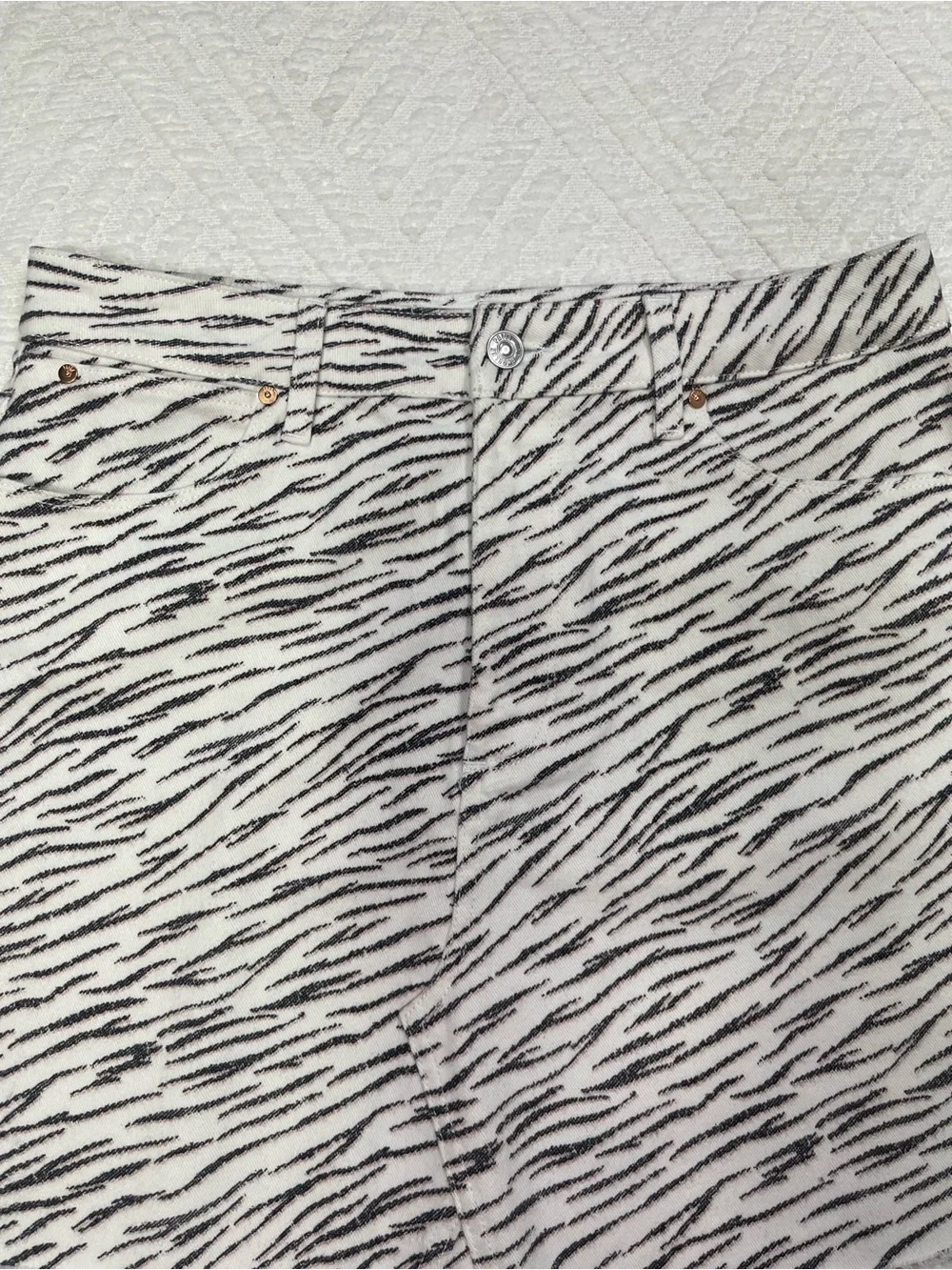 PAIGE Aideen Skirt Zebra Print Retro Mini Denim Skirt High Rise Size 30